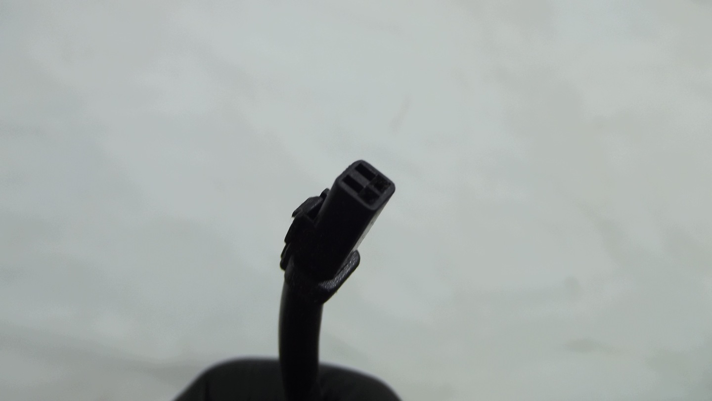 Polestar IV switch button of the opening bonnet boot 8892942999