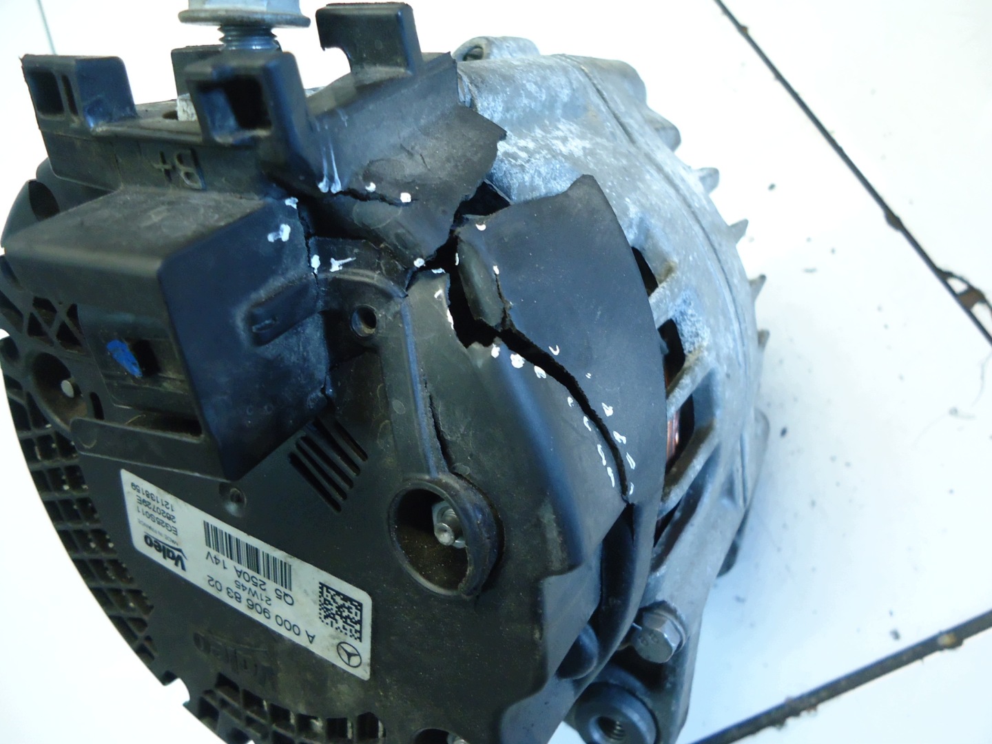 MERCEDES E W213 2.0CDI 654 ALTERNATOR A0009068302