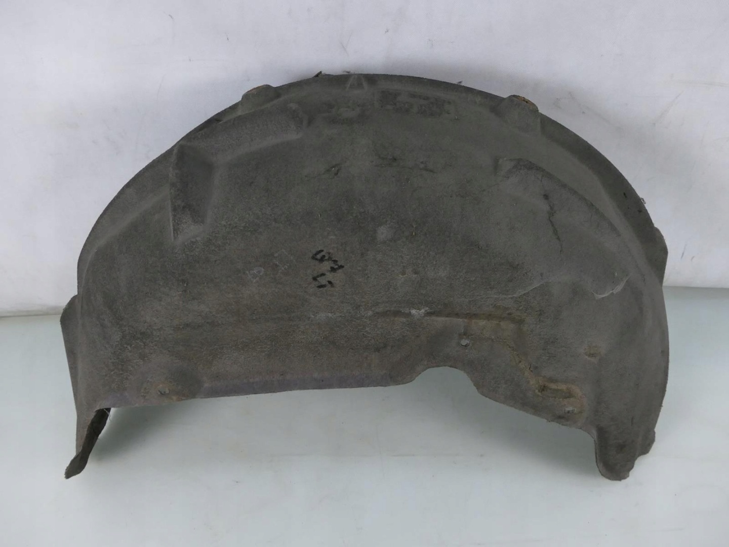 AUDI Q7 4L mudguard left rear part left rear.