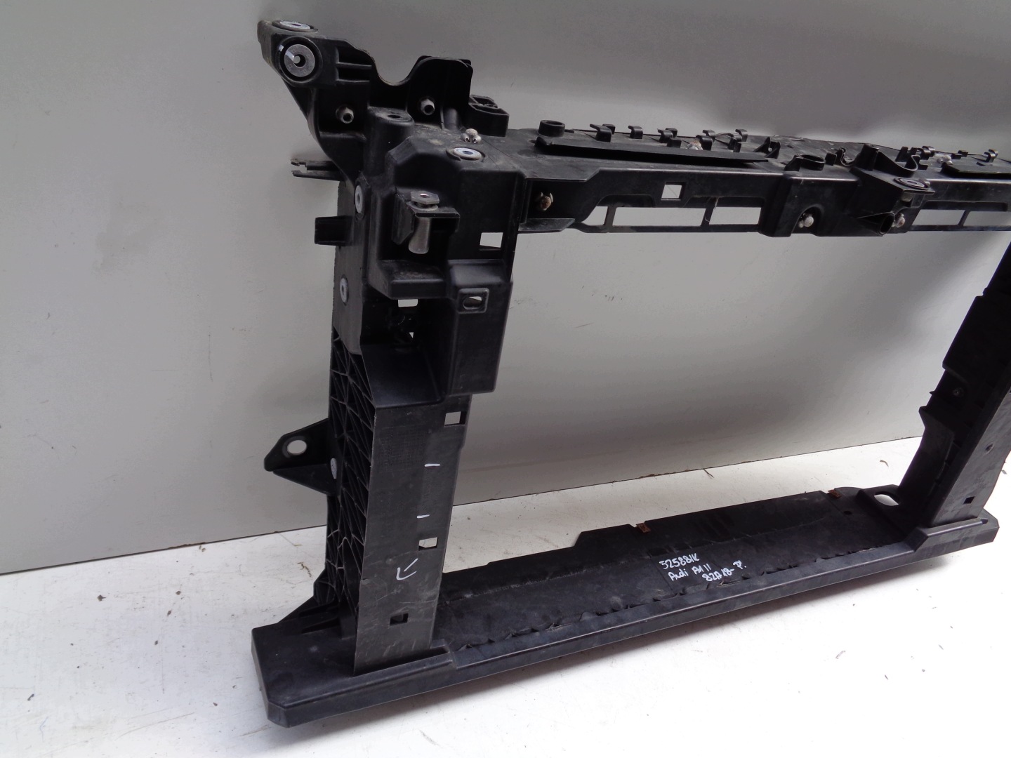 bar, wall front AUDI A1 II 82A 18- NR 52588