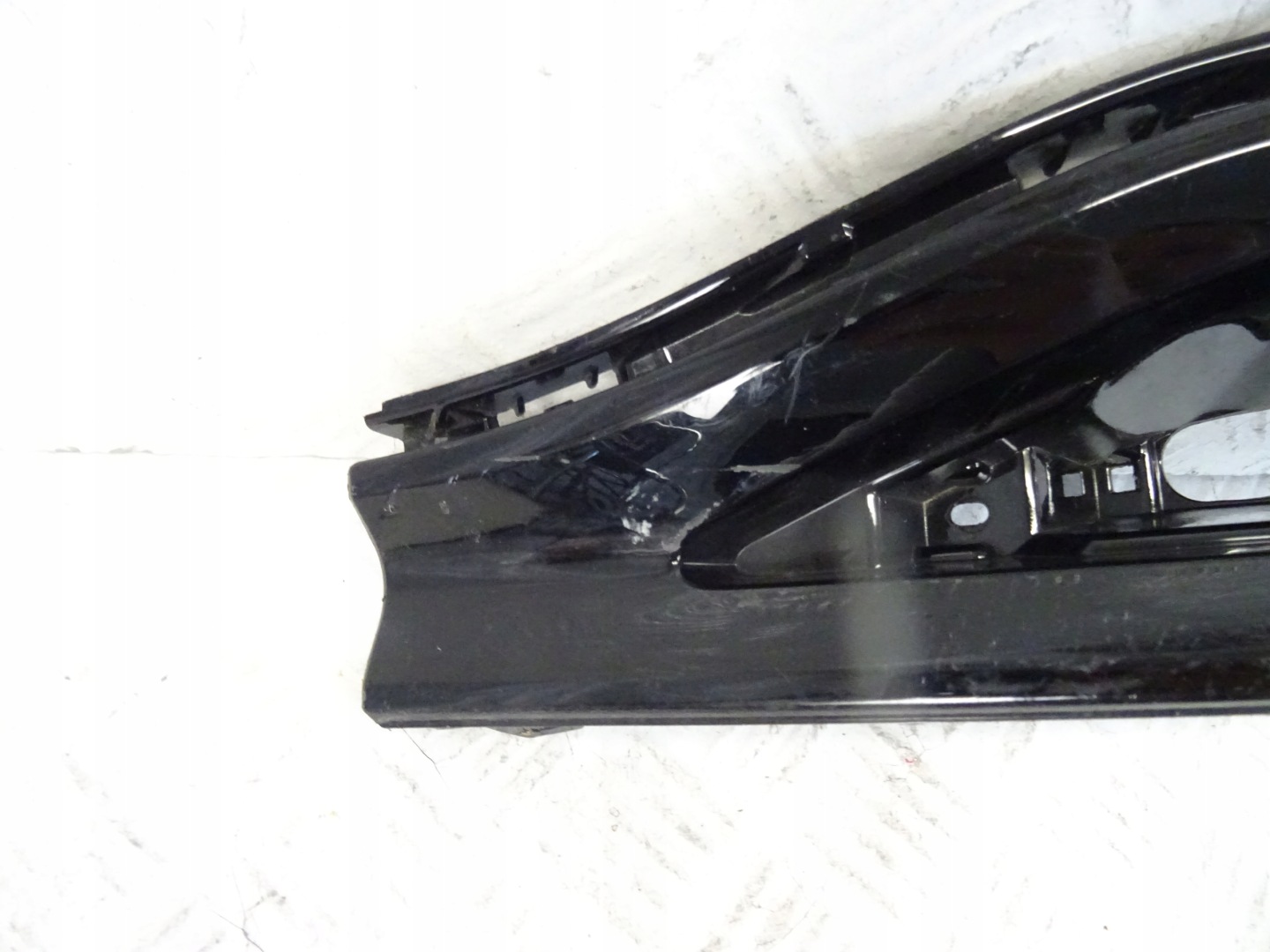 grid of a bumper rear rear part left AUDI Q6 E-TRON 85H853555