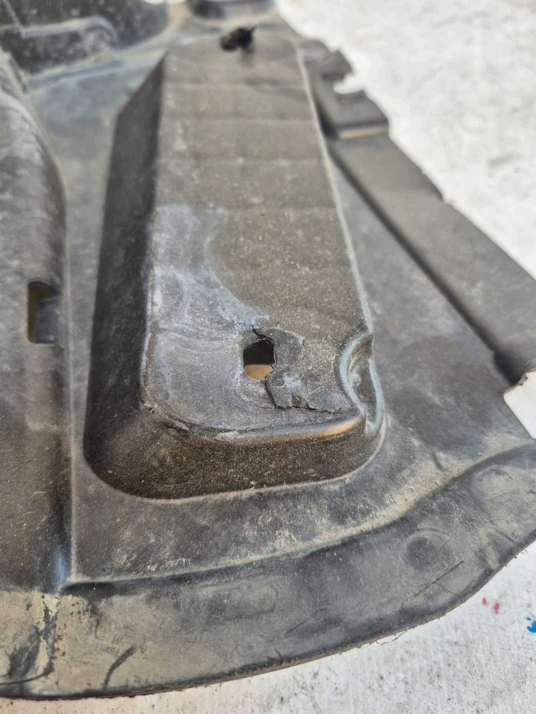 AUDI A6 C9 4P0 mudguard right front part front 4P0853888