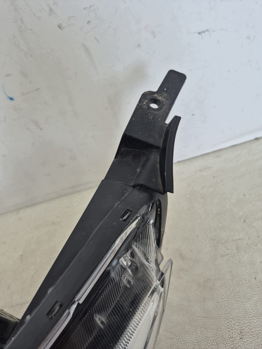 KIA STONIC 17- light left front front lens LED 92101-H8