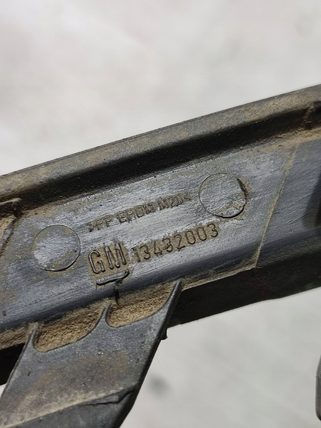 Opel Corsa E 2018 left side moulding of a bumper