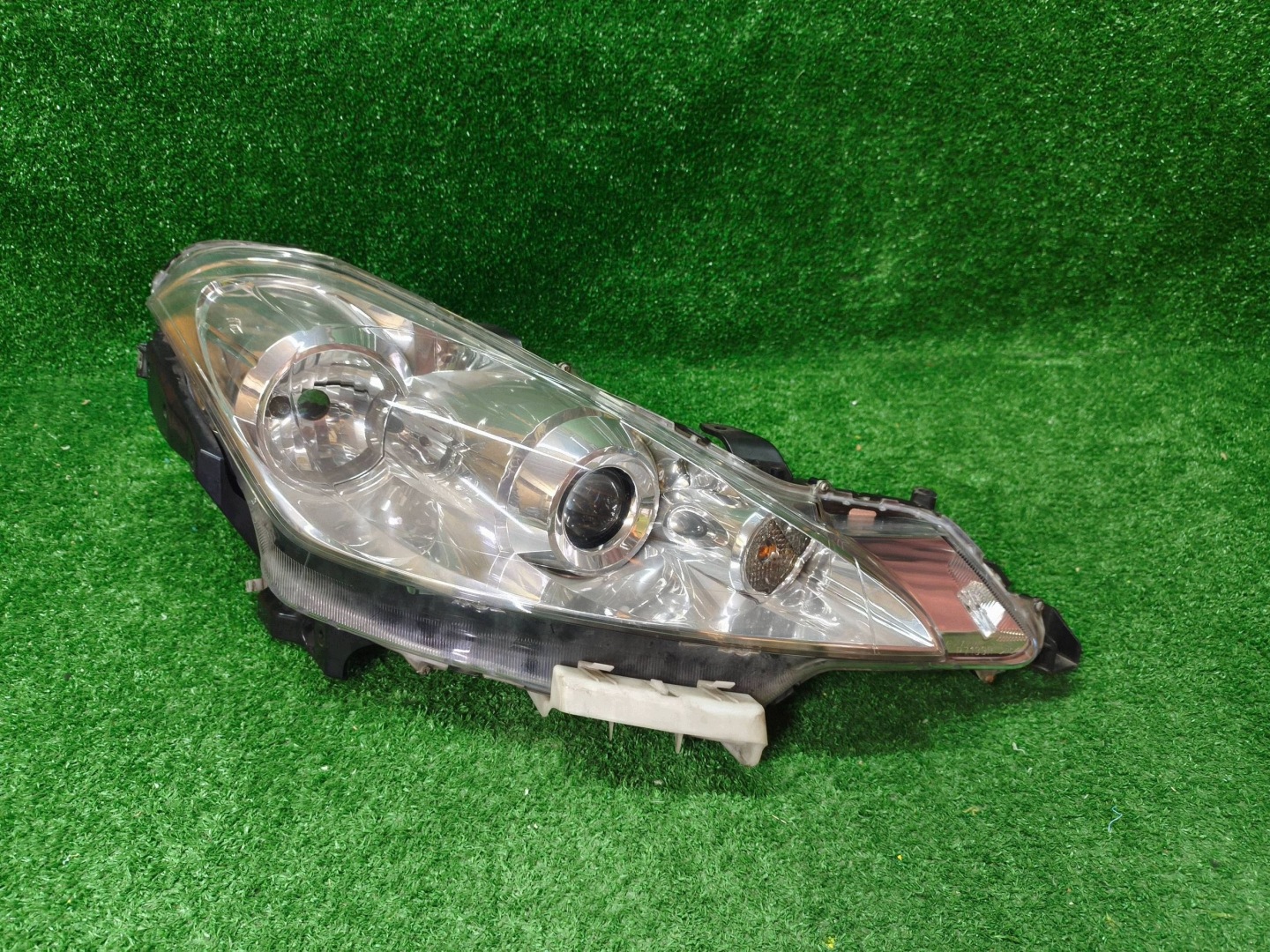REFLEKTOR right front PEUGEOT 4007 07- XENON NR.1608