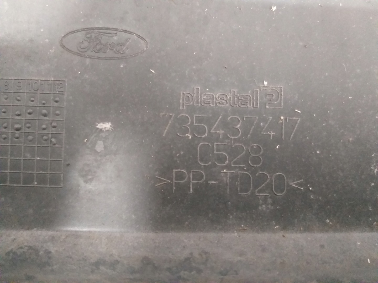 BUMPER FRONT GRID CENTRAL FORD KA 08- 735437417