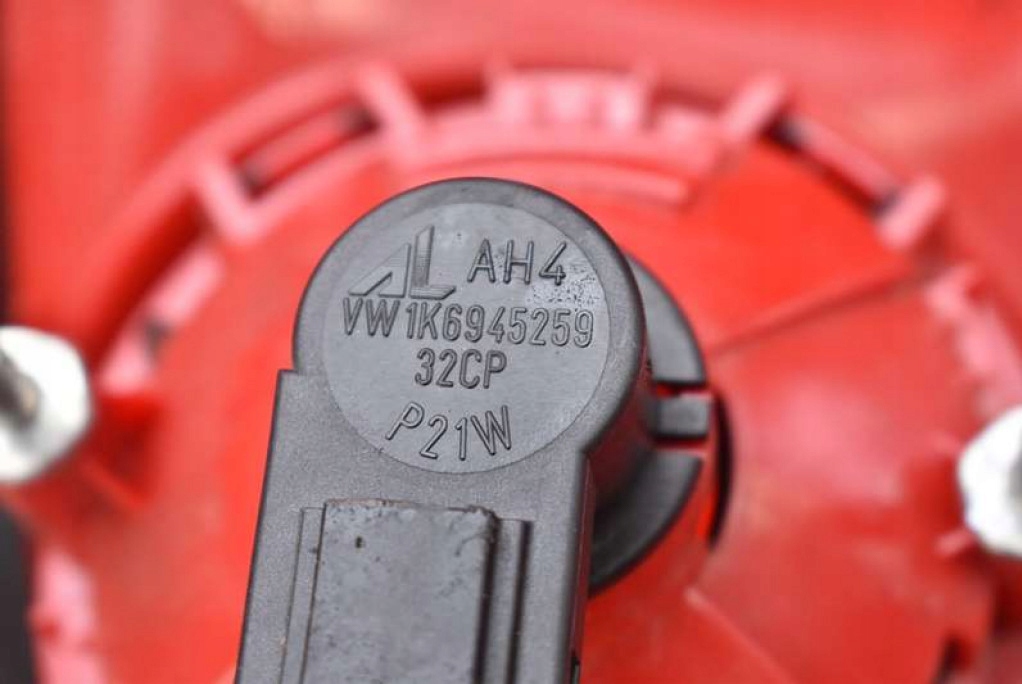 light left rear part rear 3C9945093 VW PASSAT B6 KOMBI 05-10
