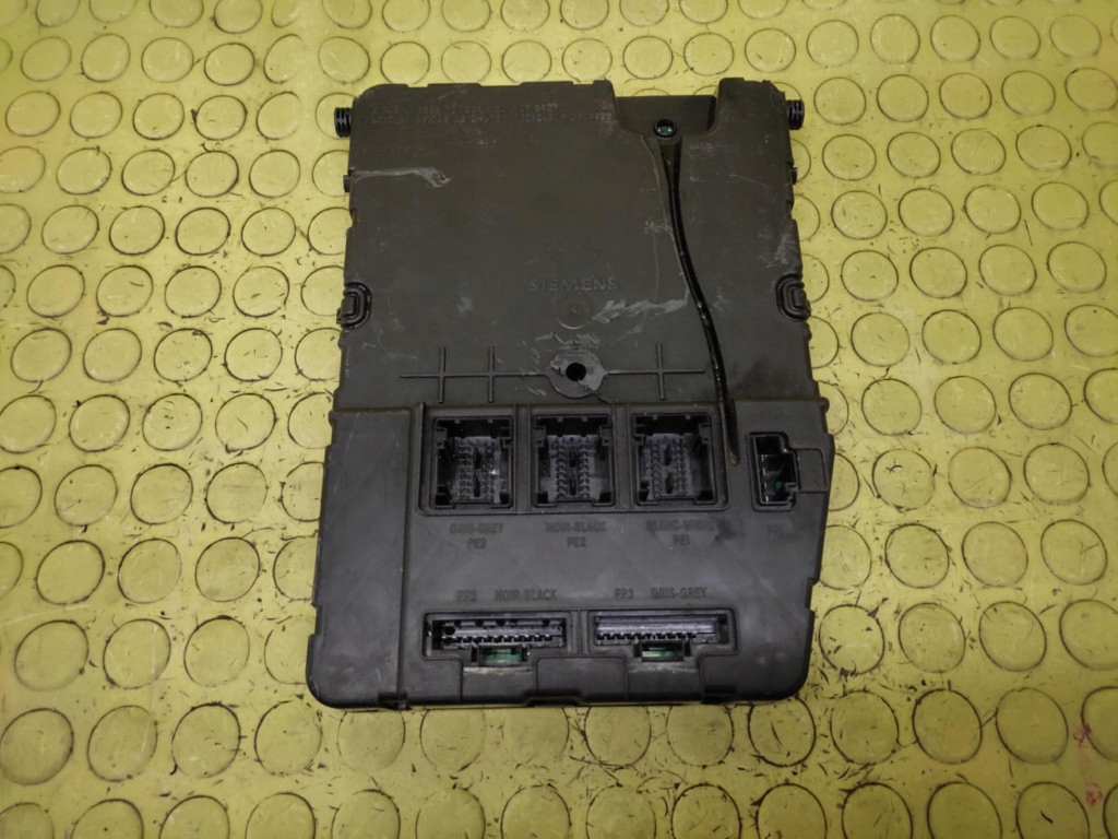 RENAULT SCENIC II module control unit UCH 8200309691