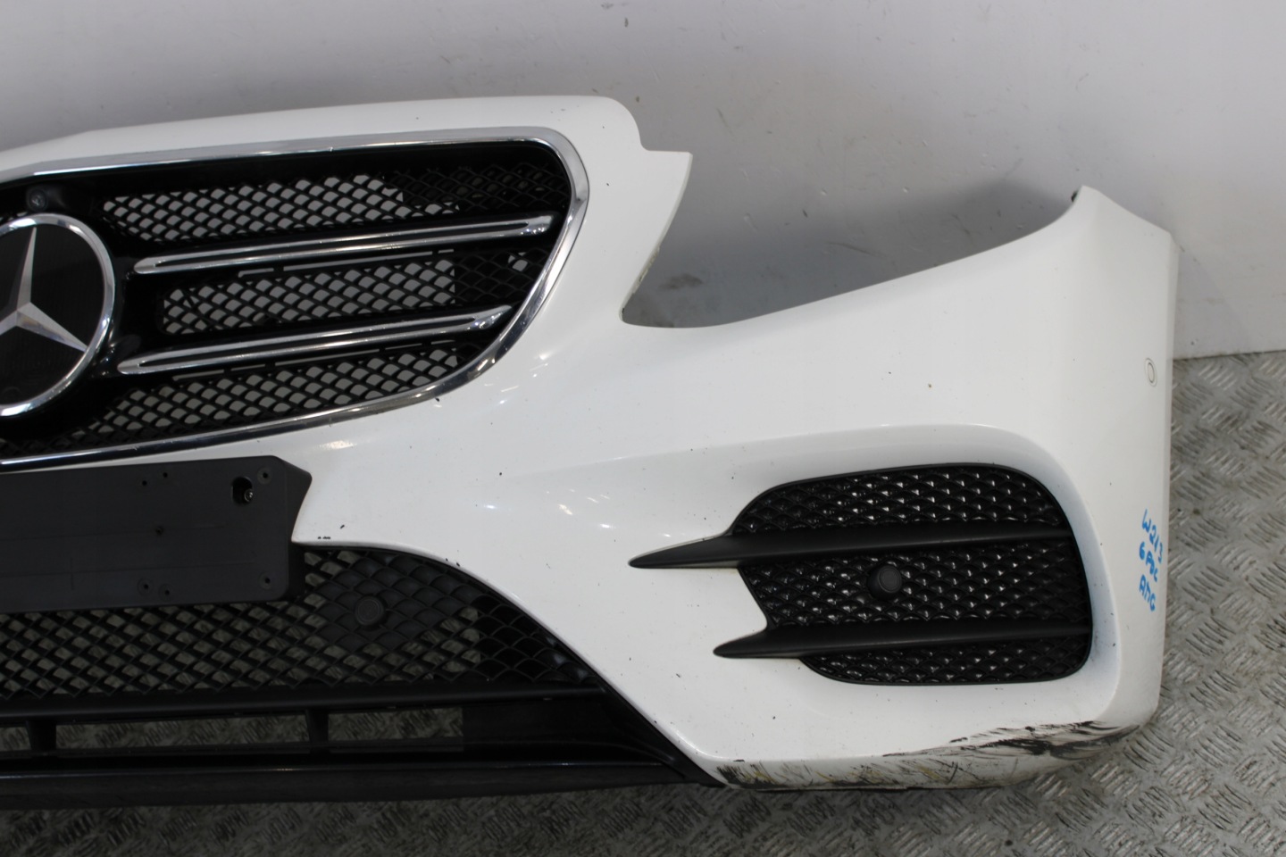 bumper front front KAMERA 6 X PDC MERCEDES E-KLASA W213 AMG