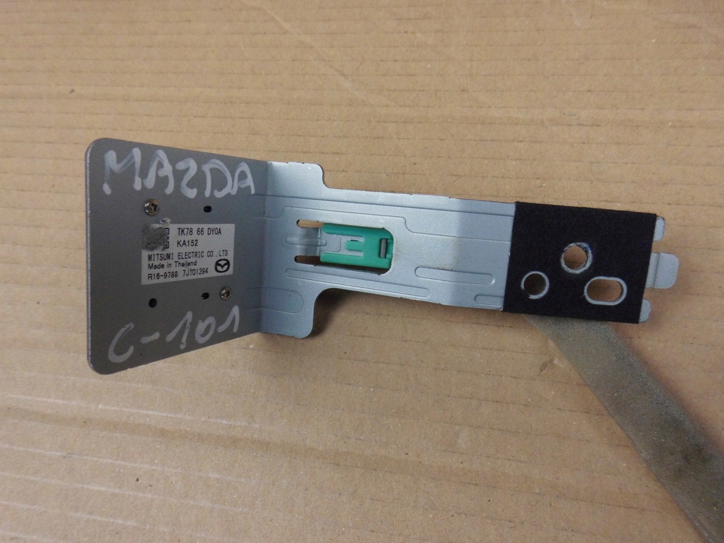 MAZDA CX5 II ANTENNE GPS TK78 66 DY0A