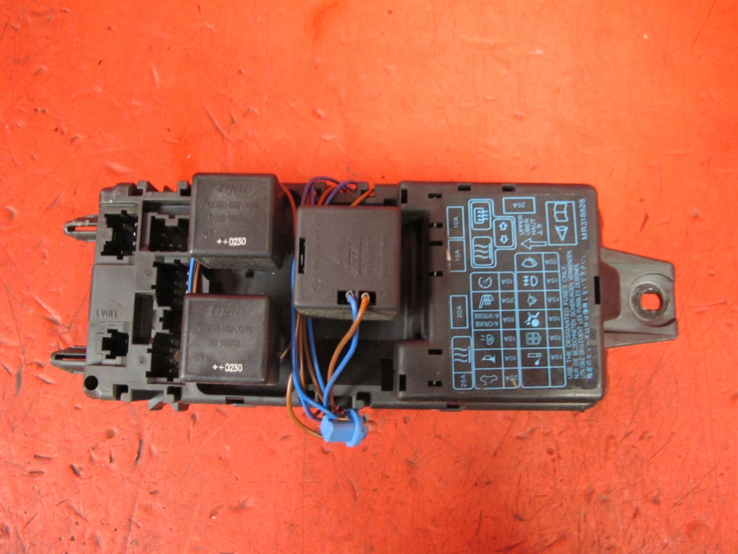 MITSUBISHI SPACE STAR MODULE FUSIBLES BSI