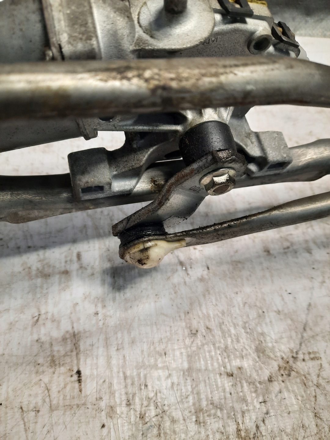 Mazda 5 OE 1593000600 wiper mechanism complete