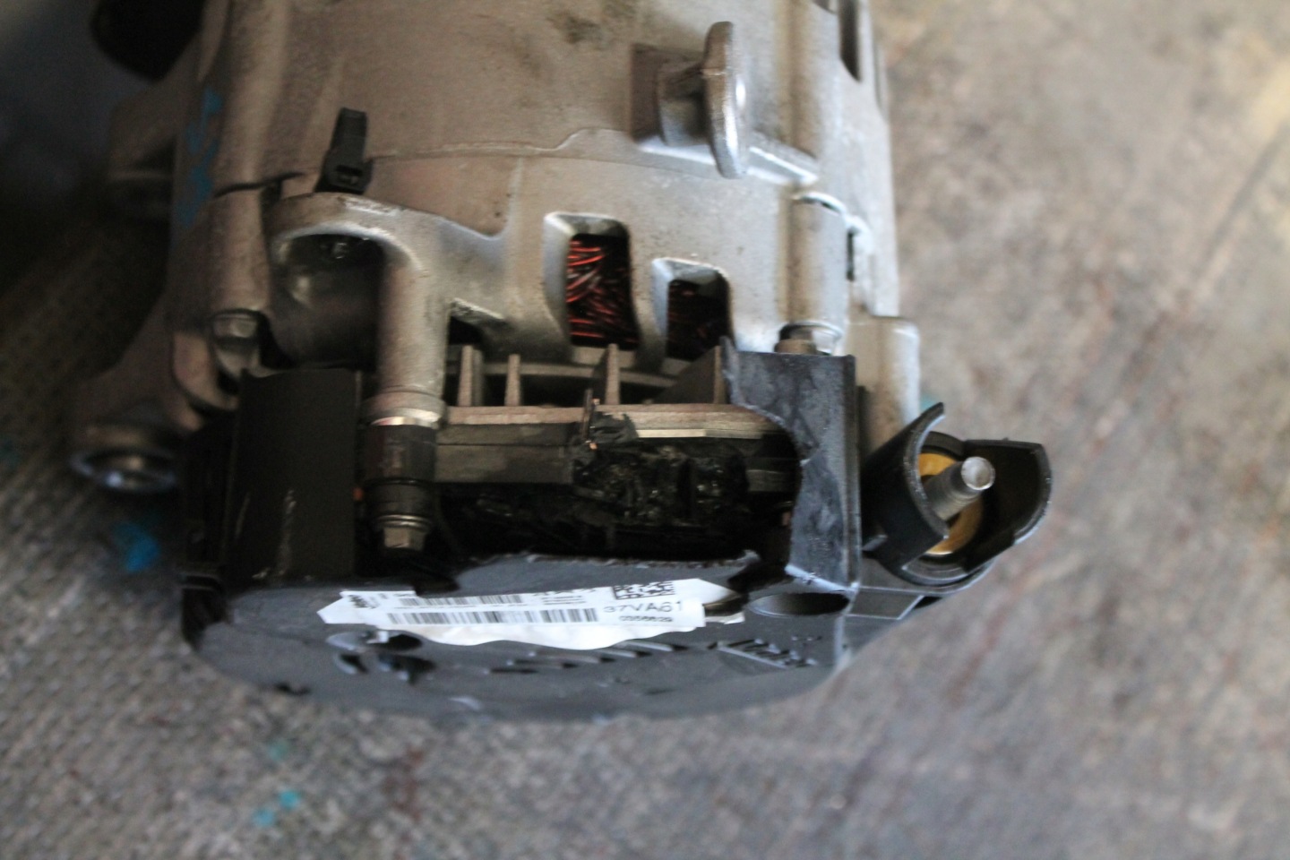 3845. ALTERNATOR PEUGEOT 9820080280