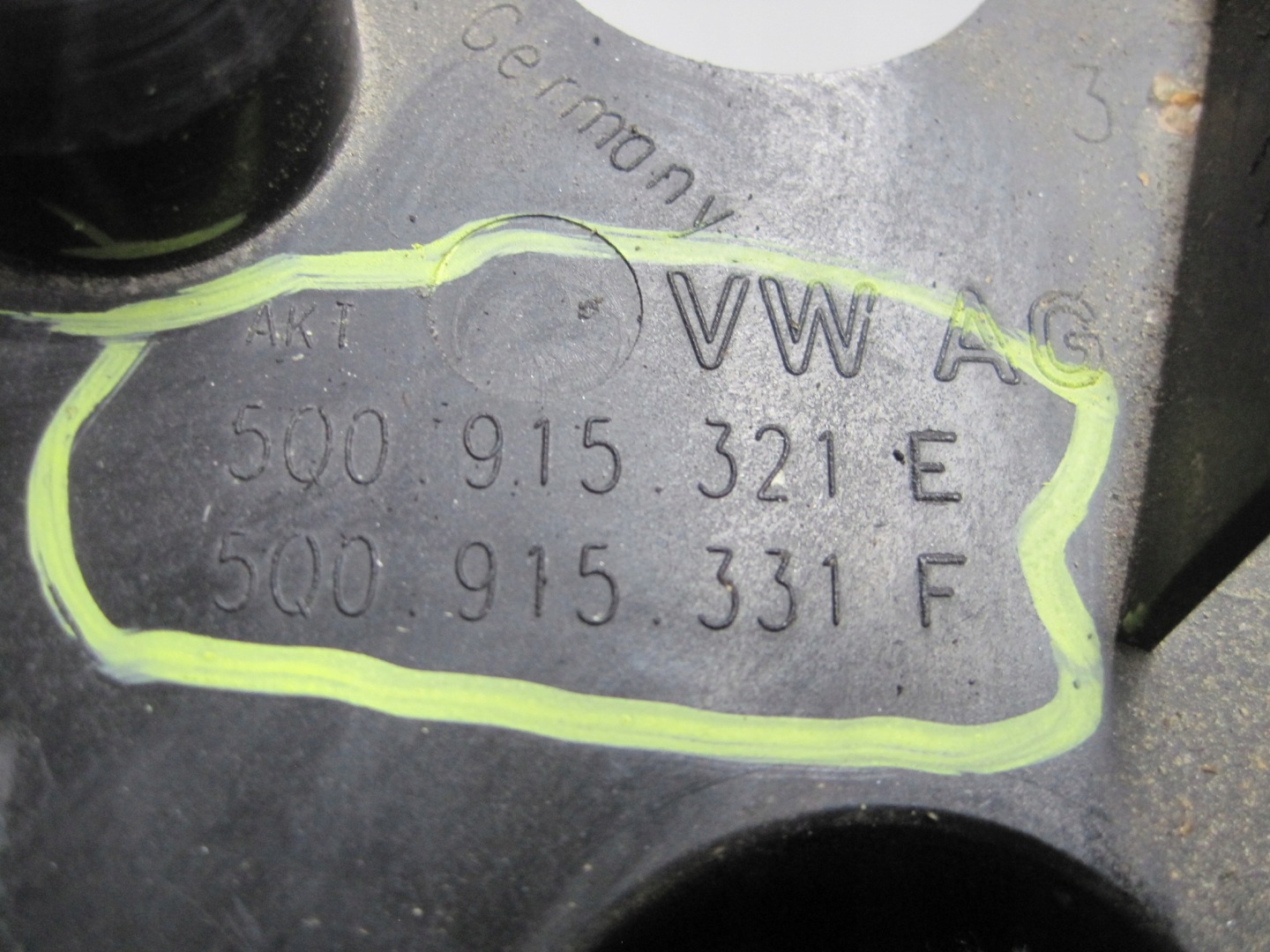 Porta per batteria VW 5Q0915321E 5Q0915331F