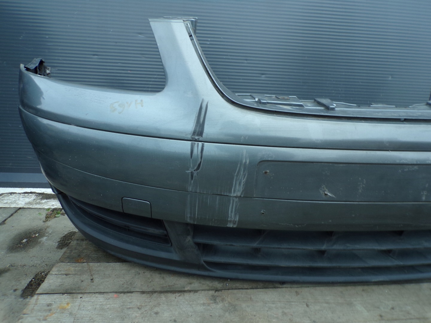 front bumper front VOLKSWAGEN TOURAN 1 and colour LD7Y