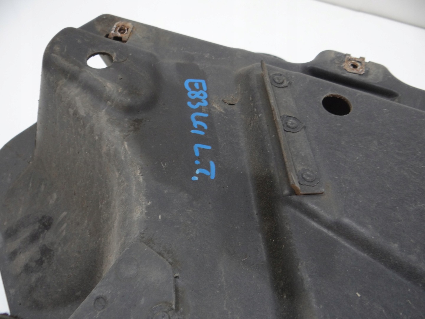 Blende Abdeckung Unterfahrschutz Behälter BMW X3 E83 3417402 (16392918)