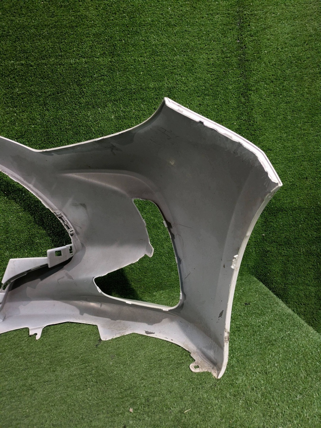 front bumper front TOYOTA YARIS IV 20- without PDC NR.Z9667