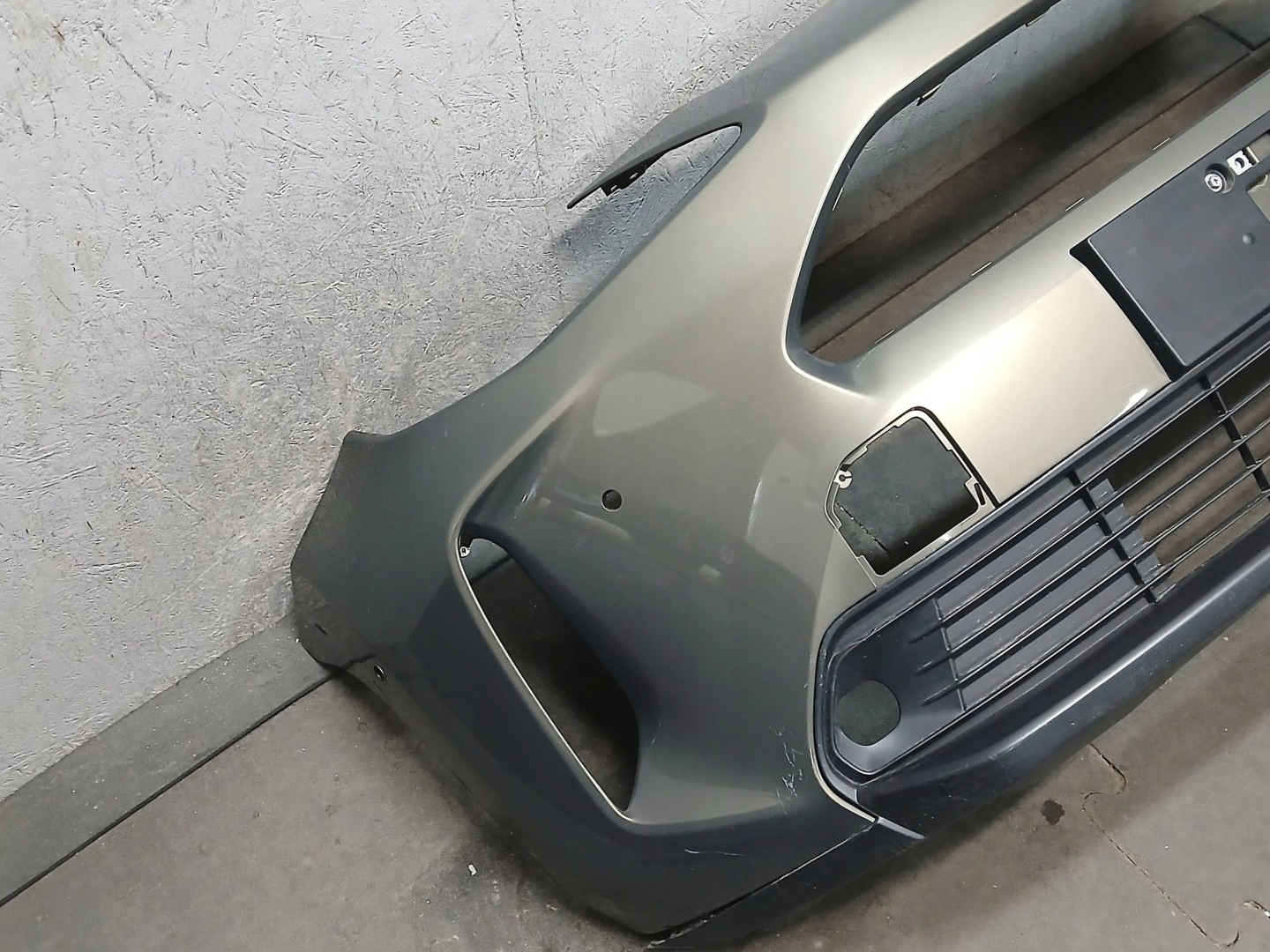 bumper front TOYOTA YARIS CROSS