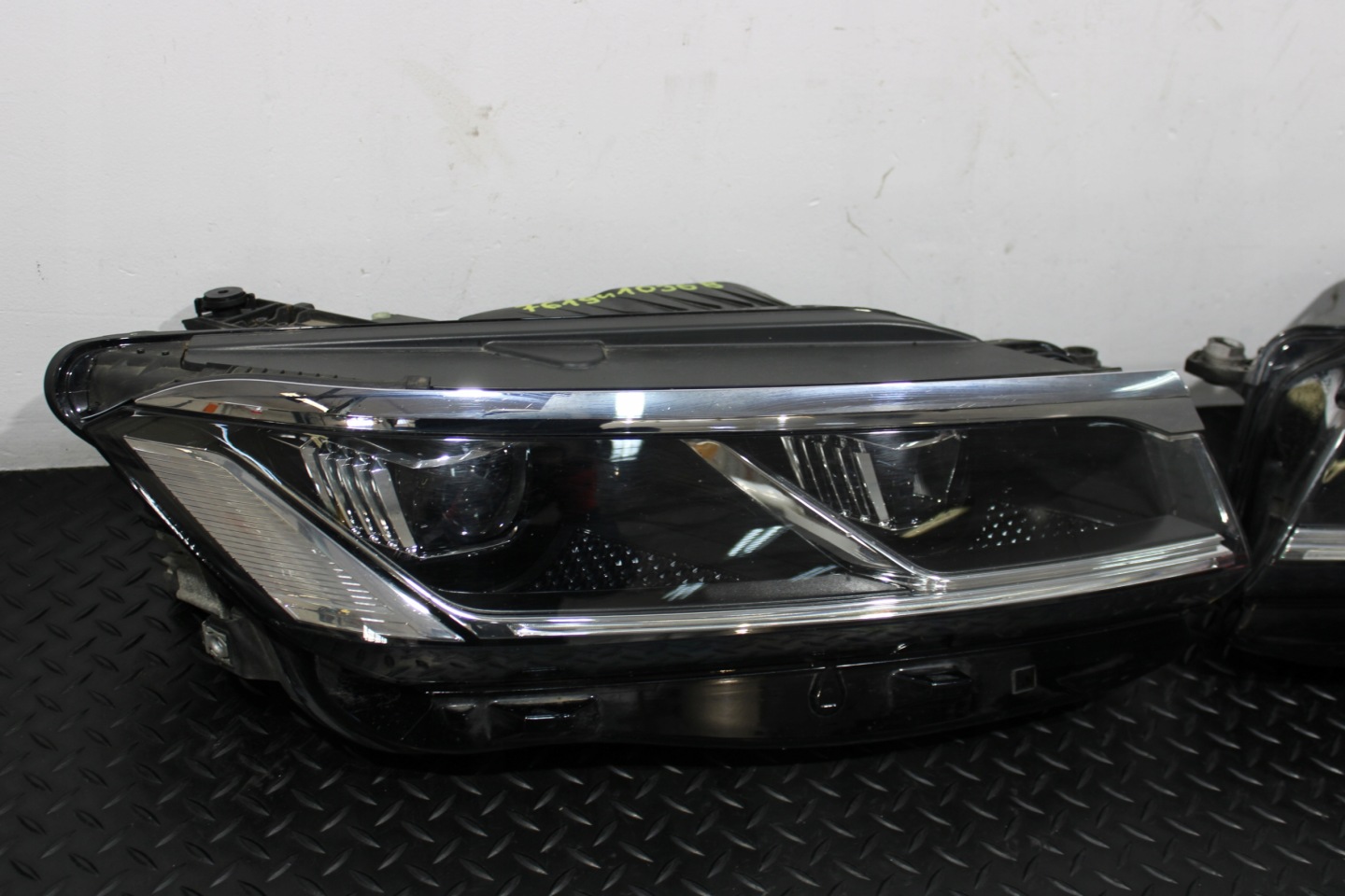 lights light LED front front VW TOUAREG III 3 760 761941035B 761941036B