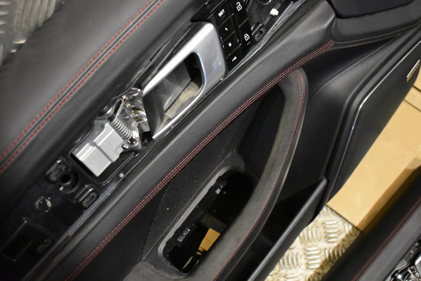 Sitze Seiten Sitz KPL. PORSCHE PANAMERA 971 GTS rote NITKA 1