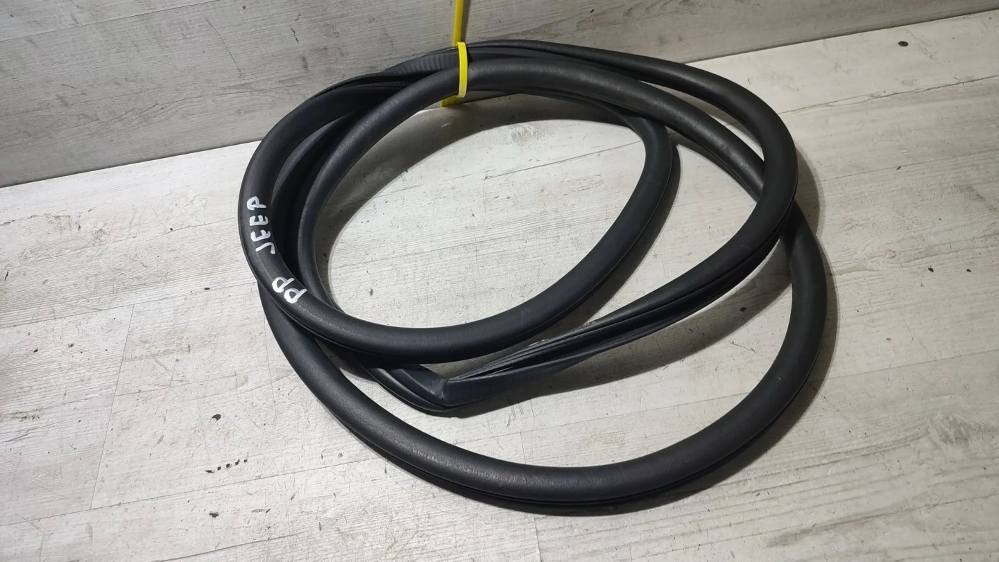 Jeep Cherokee KL 15r. 2.0d front side right gasket door for bodywork