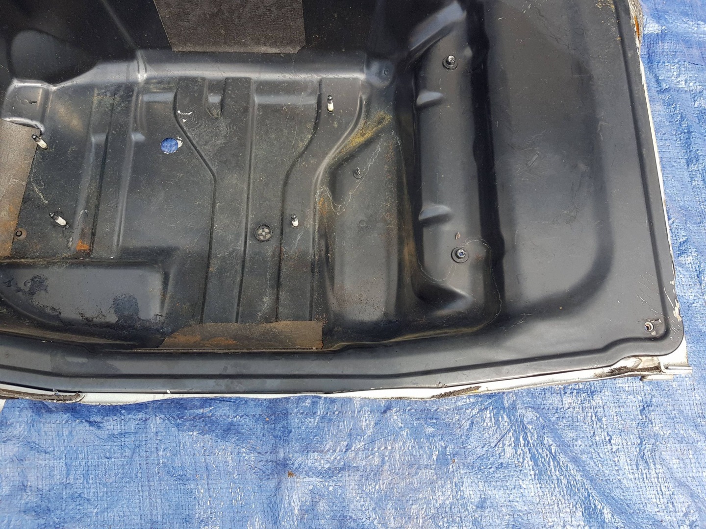 floor boot sump rear part Mercedes C W205 kombi