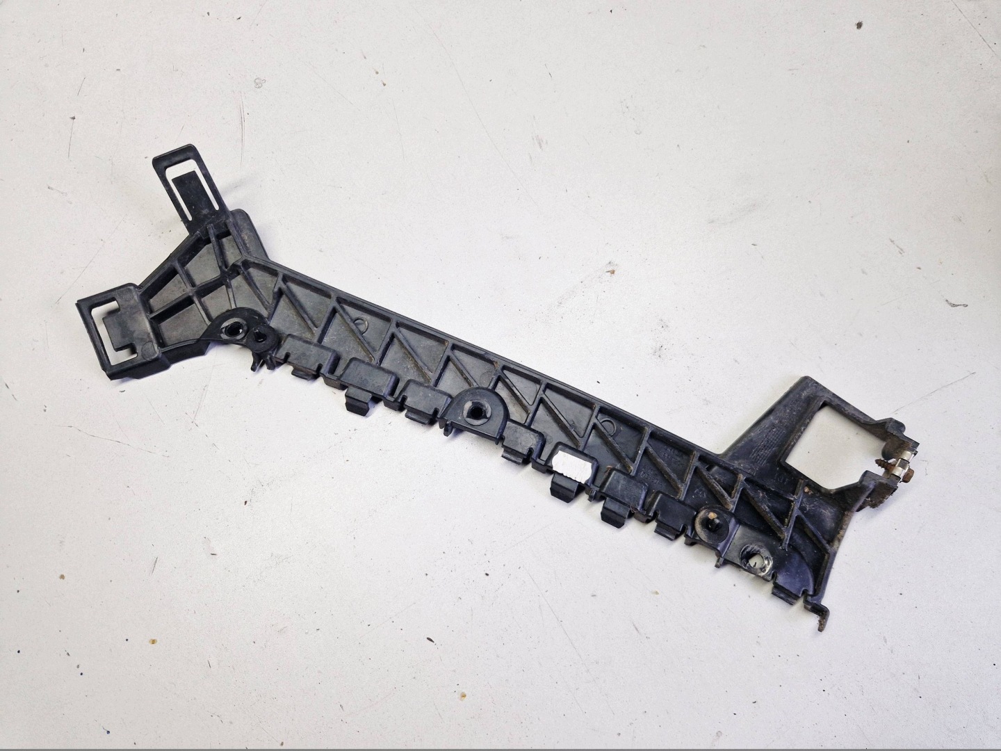 bumper bracket of the rear rear part side right Ford B-MAX AV1117E850A