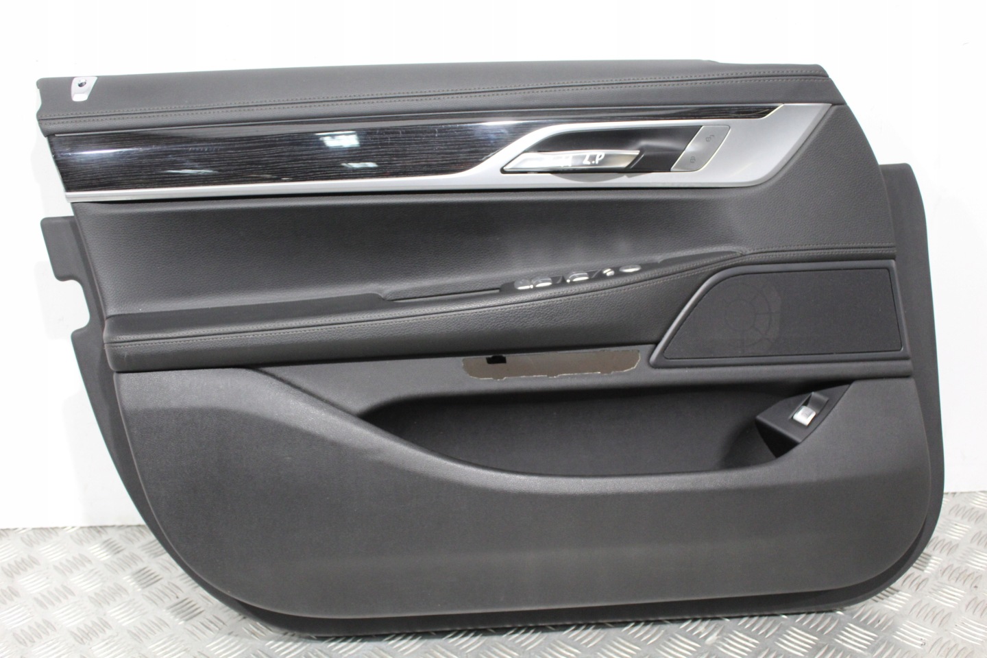 side door left front BMW 7 G11