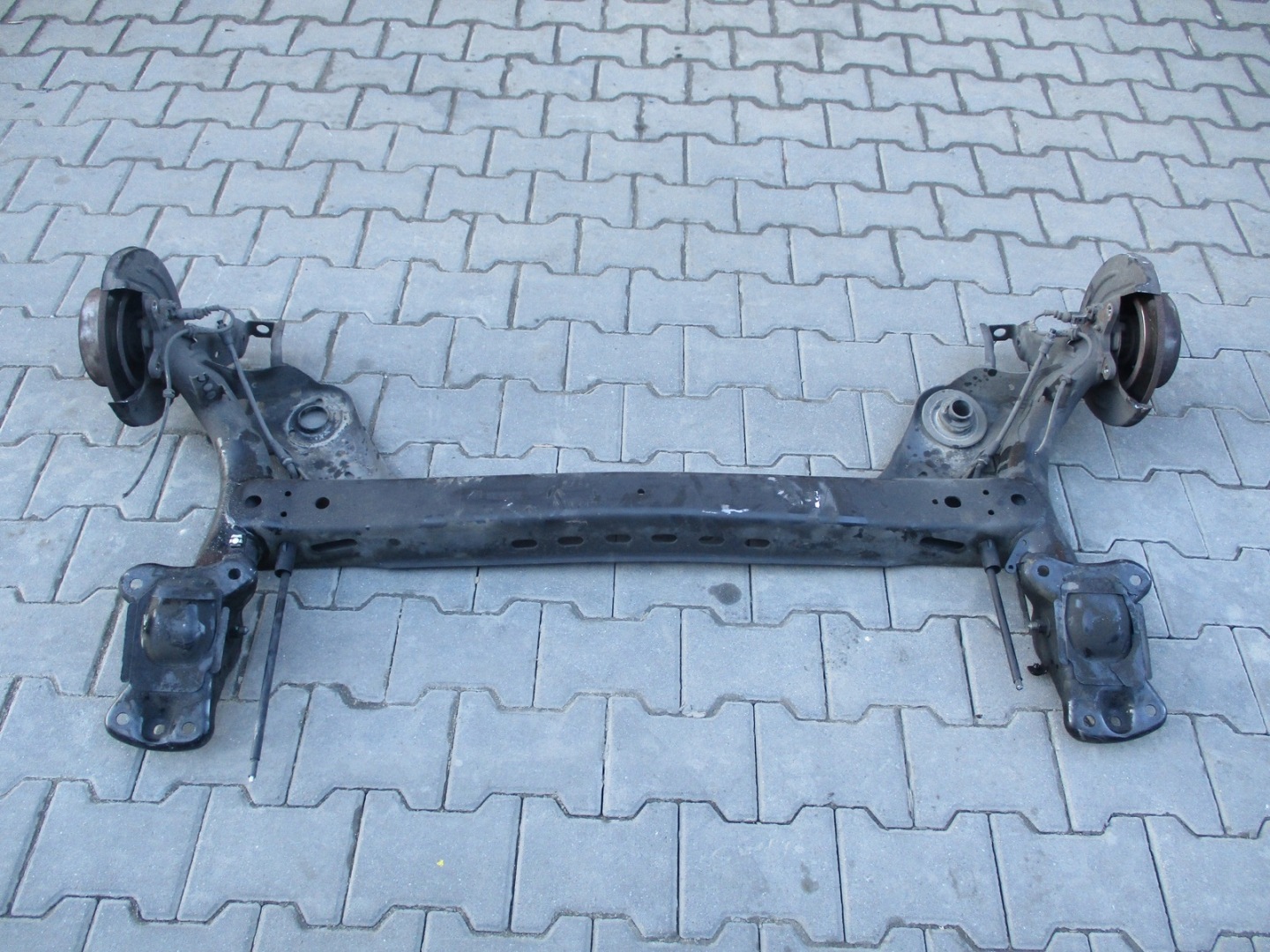 axis rear sususpension sider SKODA OCTAVIA III 1,6D 17R