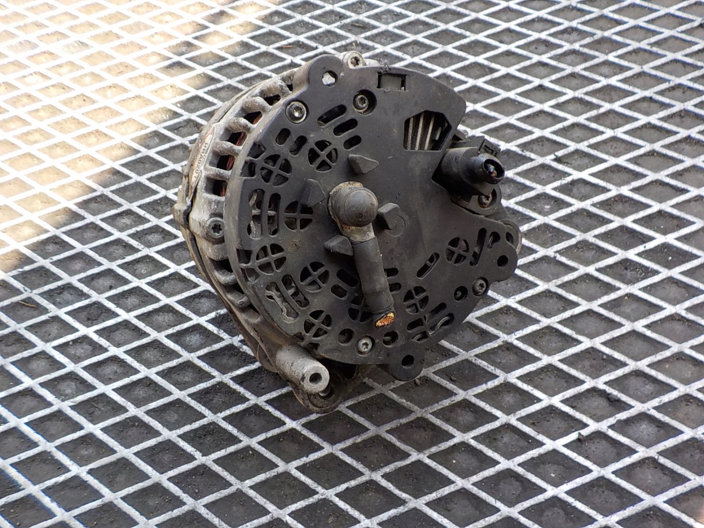 VOLKSWAGEN PASSAT B6 2.0 TDI ALTERNATOR 0121715003