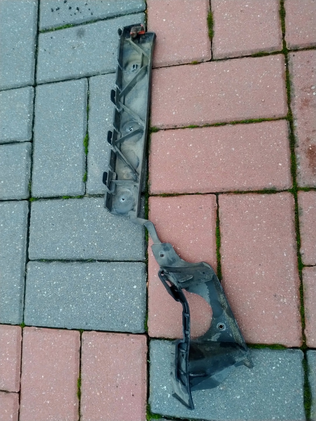 bumper bracket right rear part OPEL ASTRA J IV 13266741