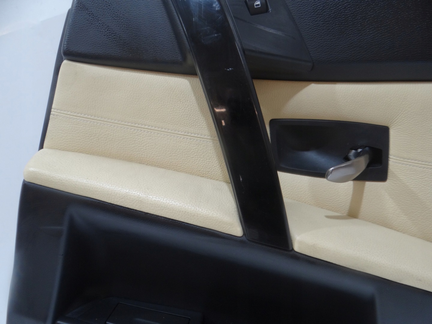 side door right rear part BMW E60 OE (14753748)