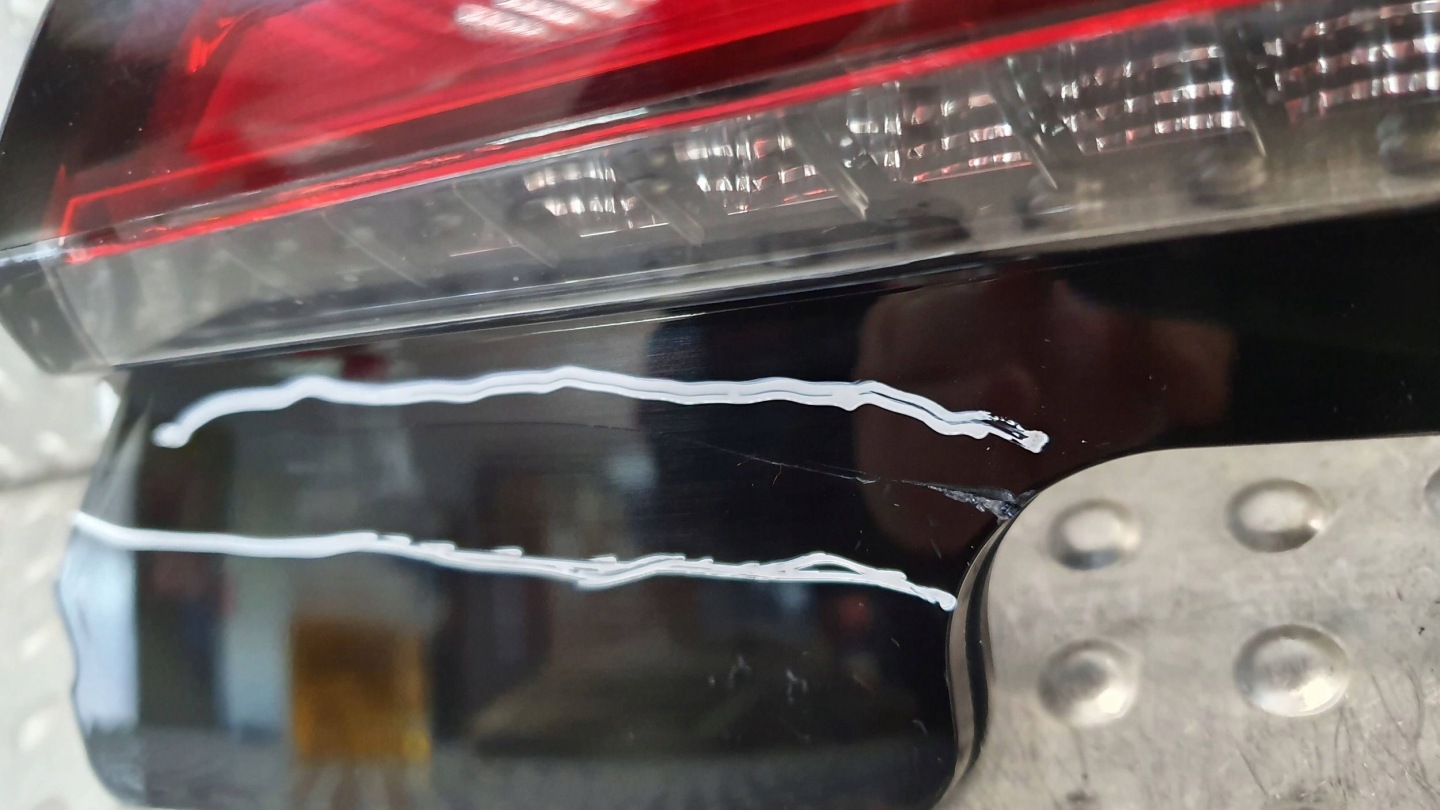 light rear part left VOLVO C40 to the bonnet 21- 32365672