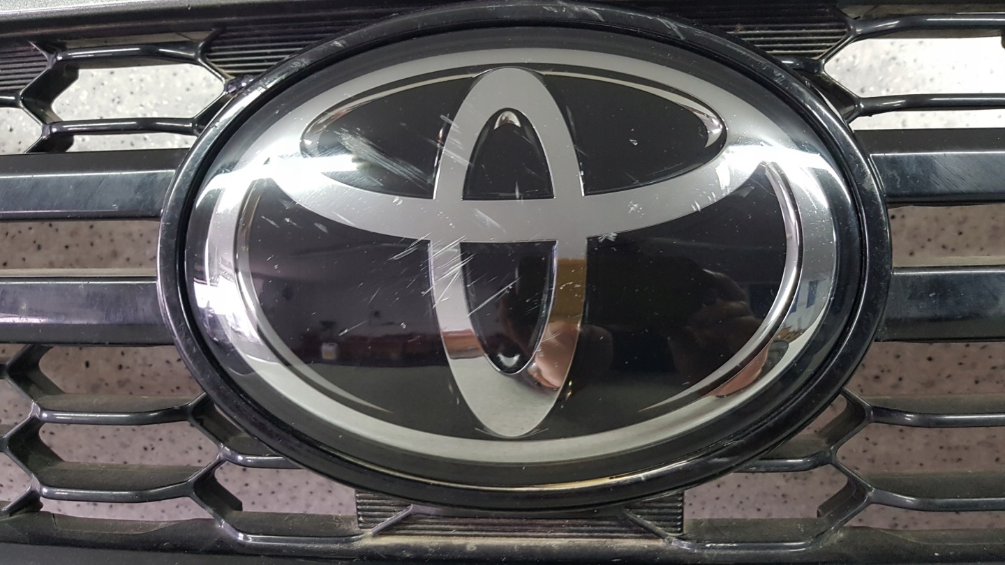 TOYOTA HILUX VIII DAKAR 2015 - Grill Grill D 9148