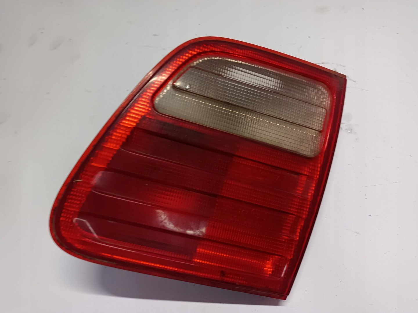 light rear left w klapie Mercedes-Benz E W210 A2108202664