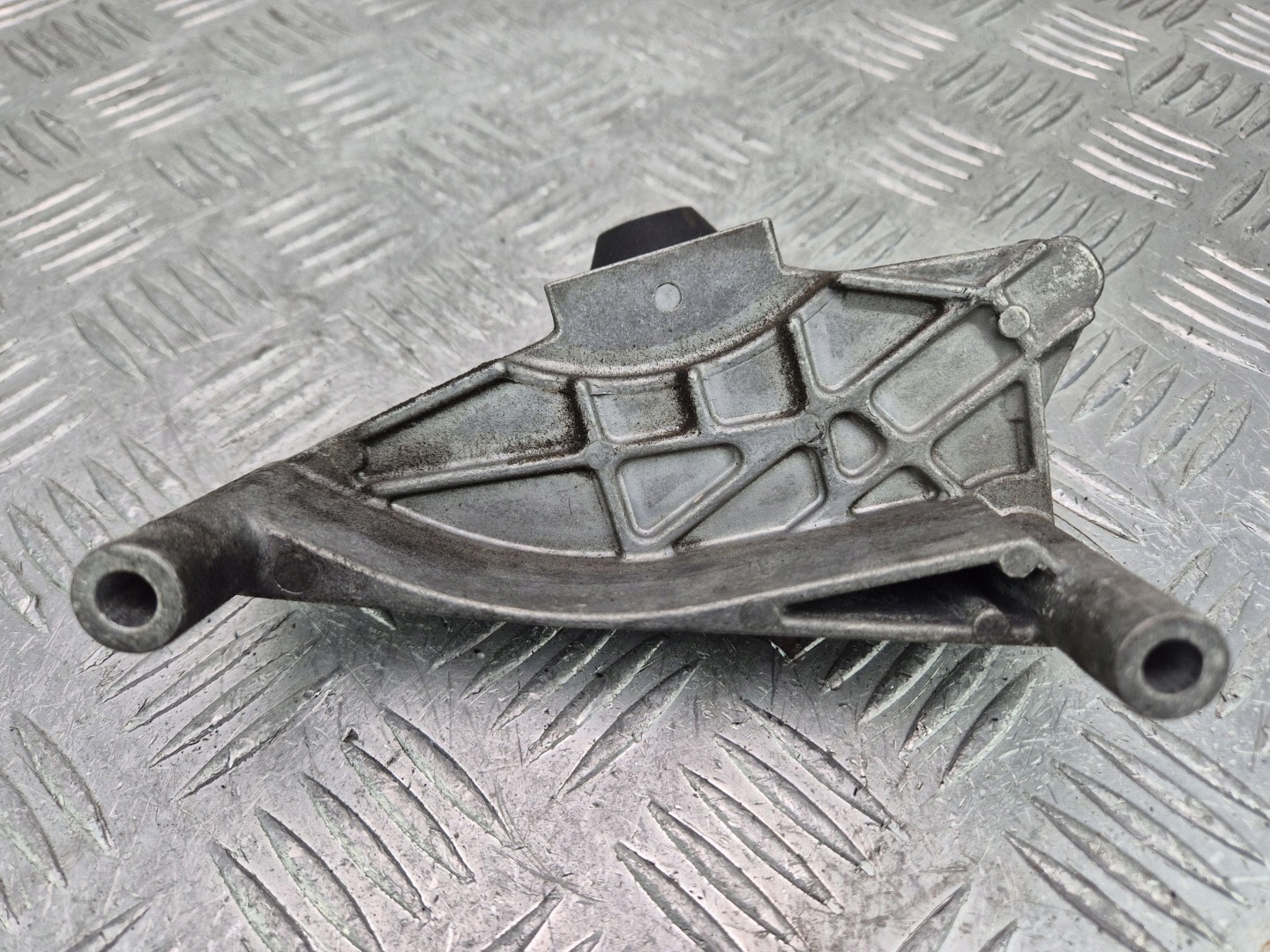 engine mount Mercedes ML350 W166 A6420101740 OM642.826