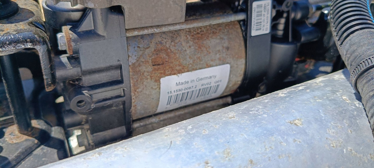 compressor; compressor springing pneumatycznego kpl Maserati Levante 2017