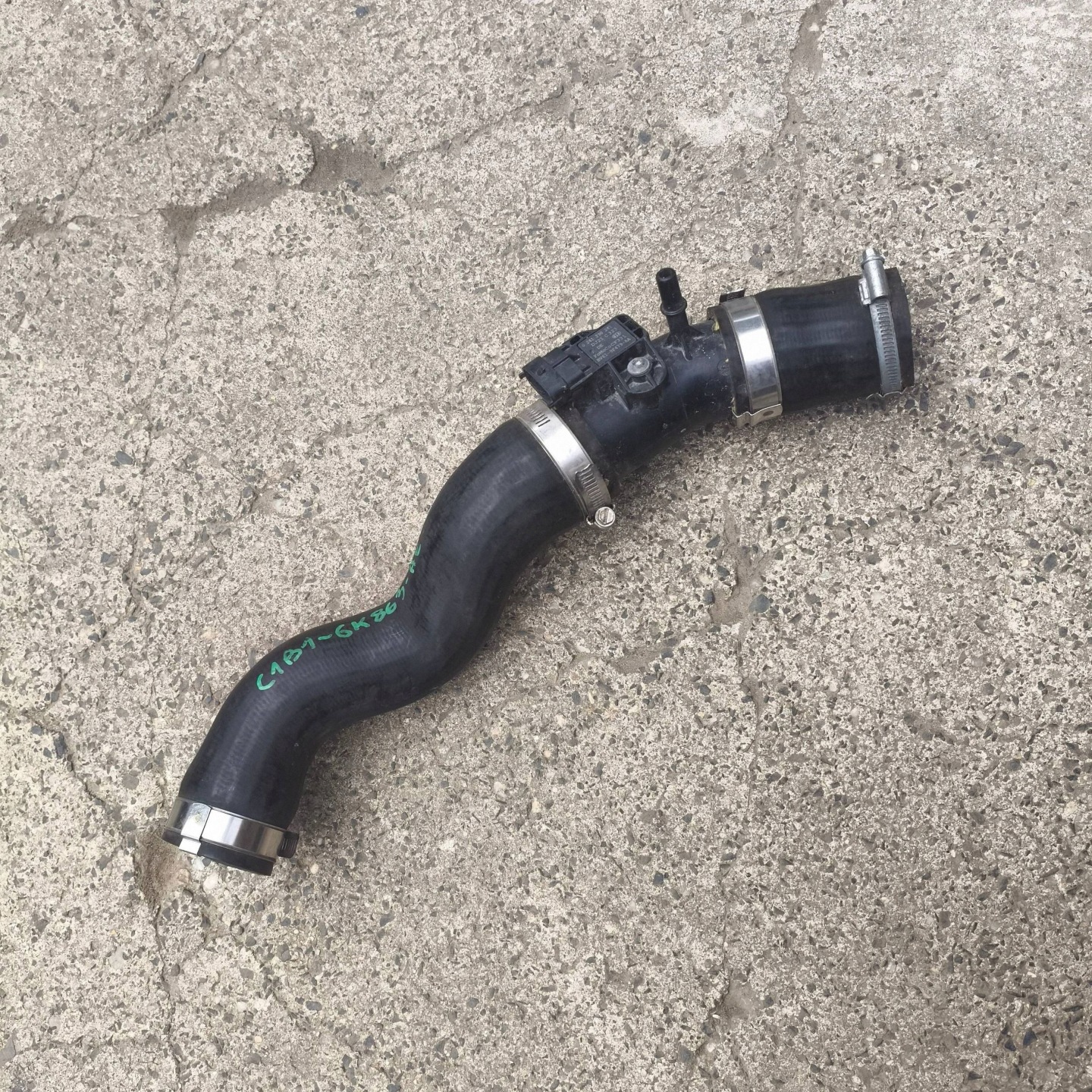 Schlauch Rohr intercooler Ford Fiesta MK7 LIFT 1.0 map sensor Sensor Druck