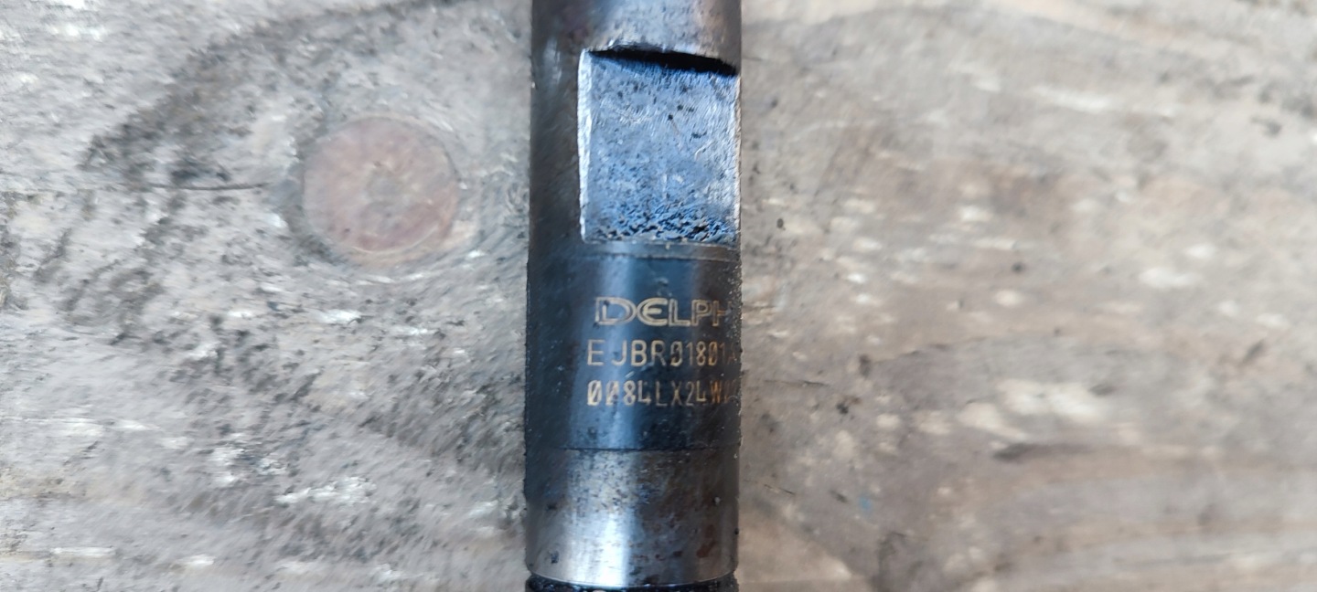 nozzle injector RENAULT KANGOO and 1.5 EJBR01801A