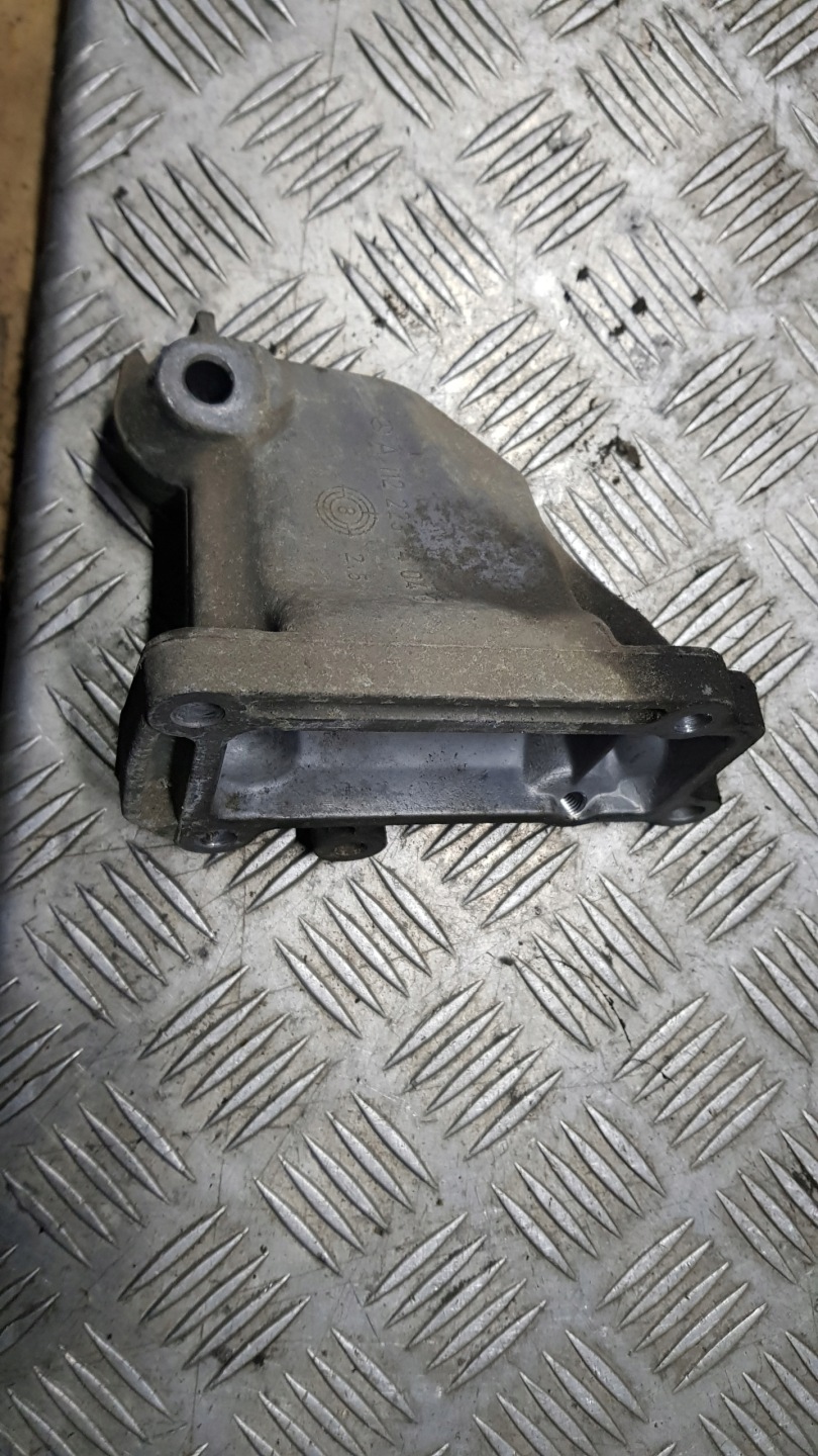 MERCEDES W210 w208 engine mount left a1122231404 2.4 v6 m112