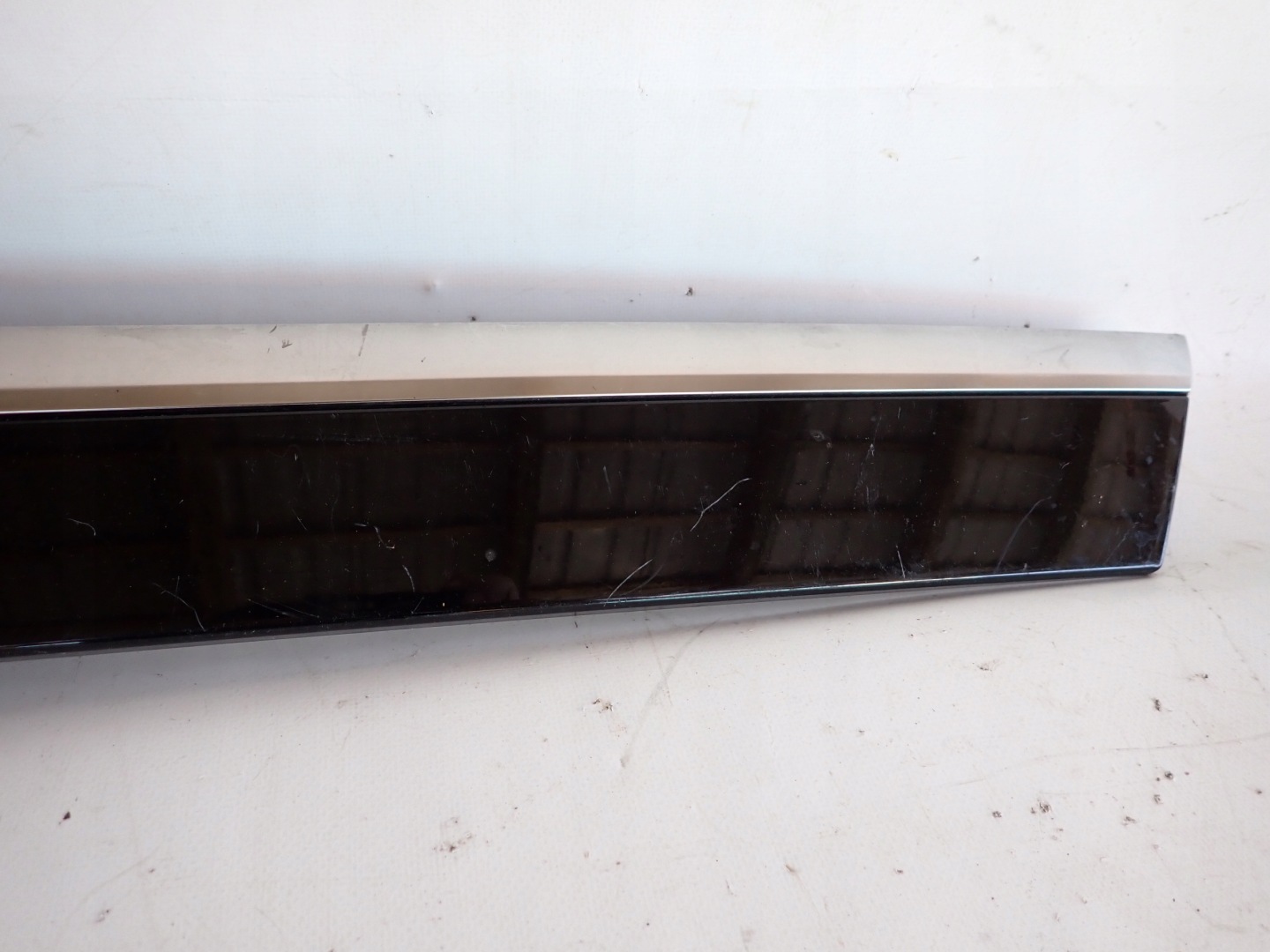 KIA EV6 21- cap bonnet rear part moulding CHROM
