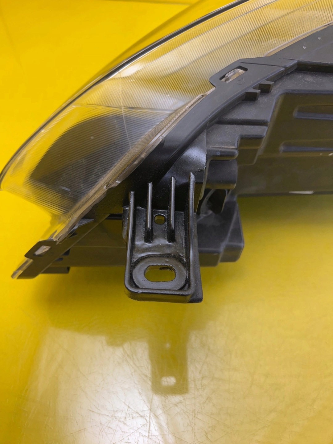 light right Ford Kuga MK3 lens LV4B-13W029-AG