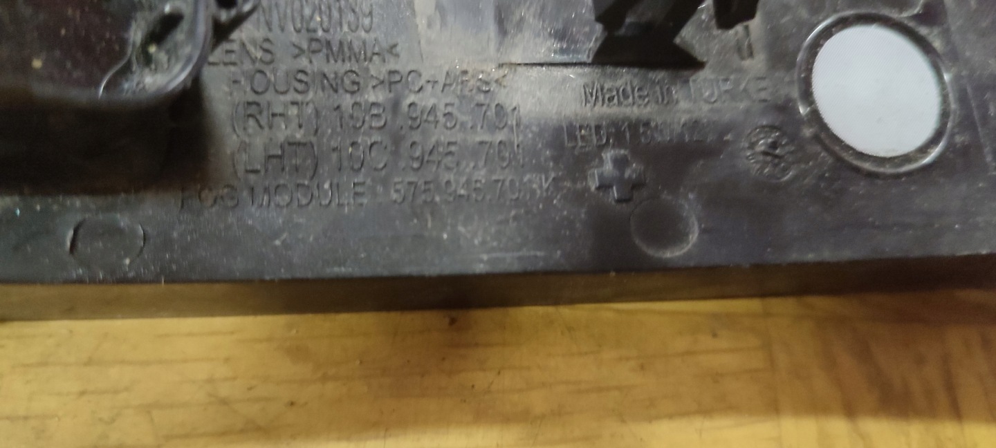 Odblask der Stoßstange hinten links VOLKSWAGEN ID.3 E11 Pro 10C945701