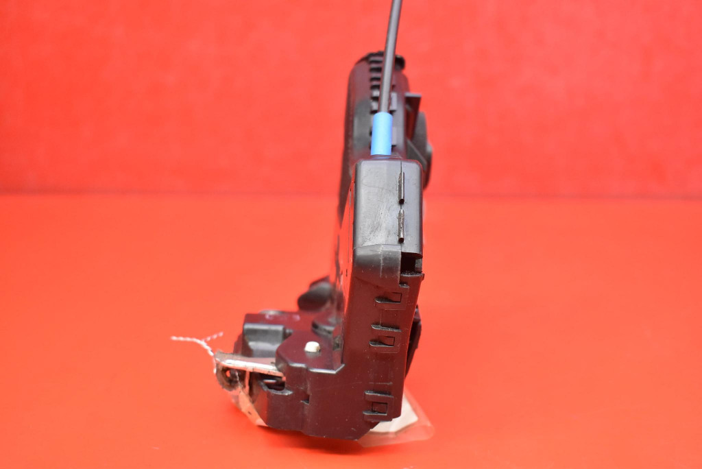 lock door right front front EU TOYOTA COROLLA VERSO 2 II 04-09