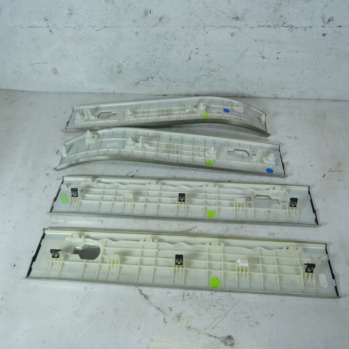 JAGUAR XJ mouldings threshold AW93-13200-AE