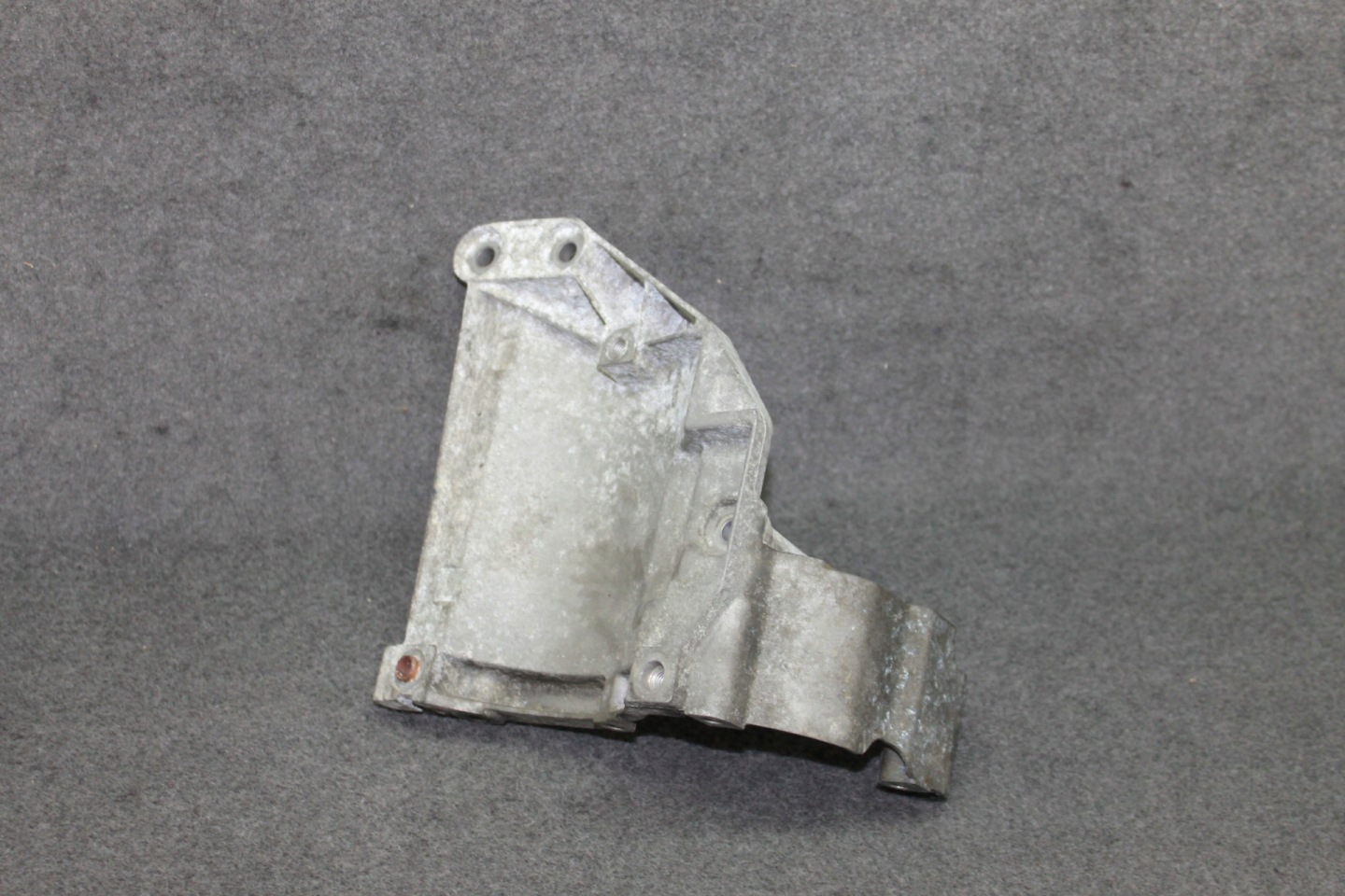 BMW E60 E63 M5 M6 S85B50A V10 5.0i - Support KOMPRESORA Climatisateur air conditionné