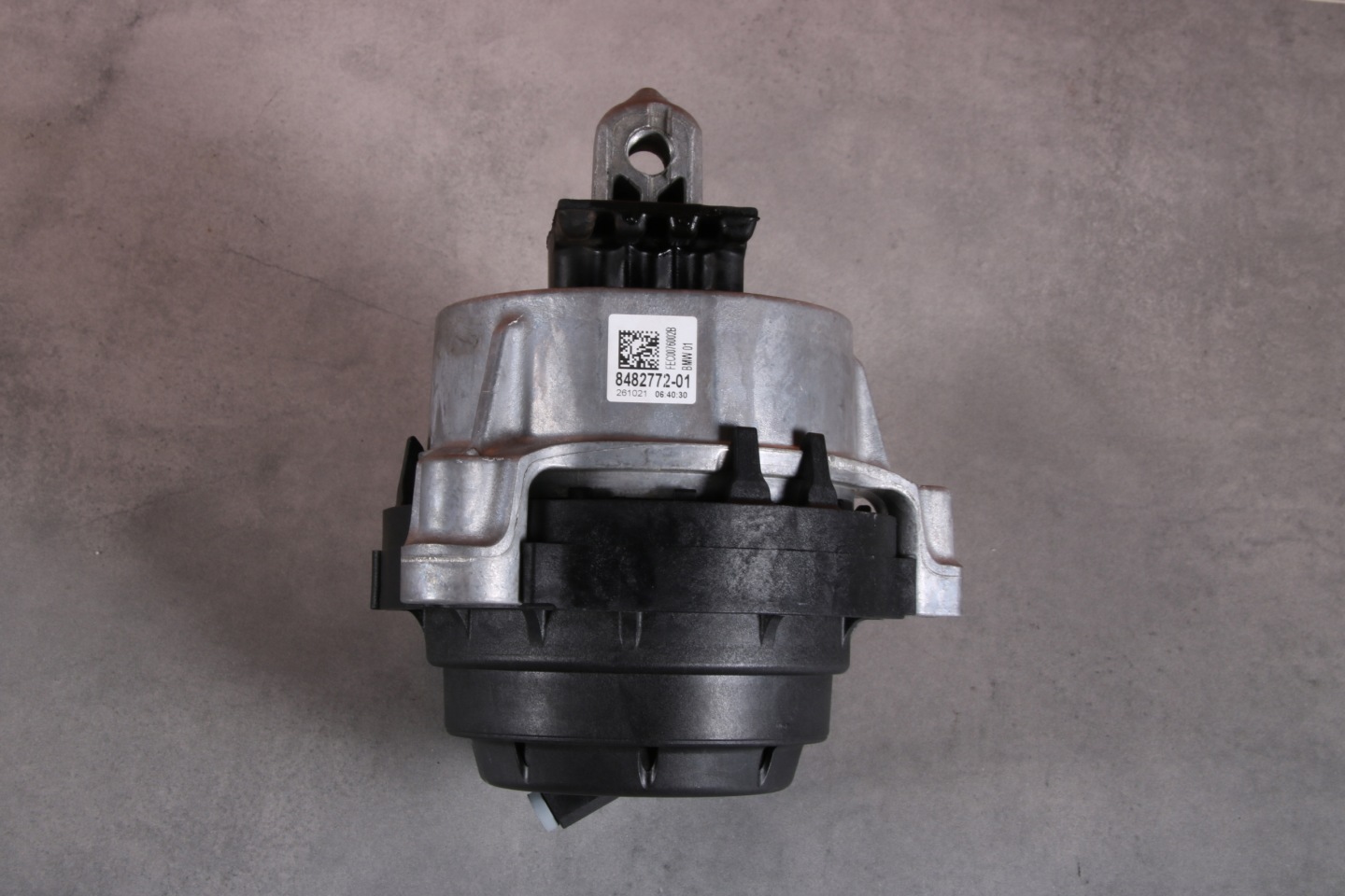 BMW G30 G31 B47 B47B B47D B47F XD5O engine mount right 8482772 24 km !!
