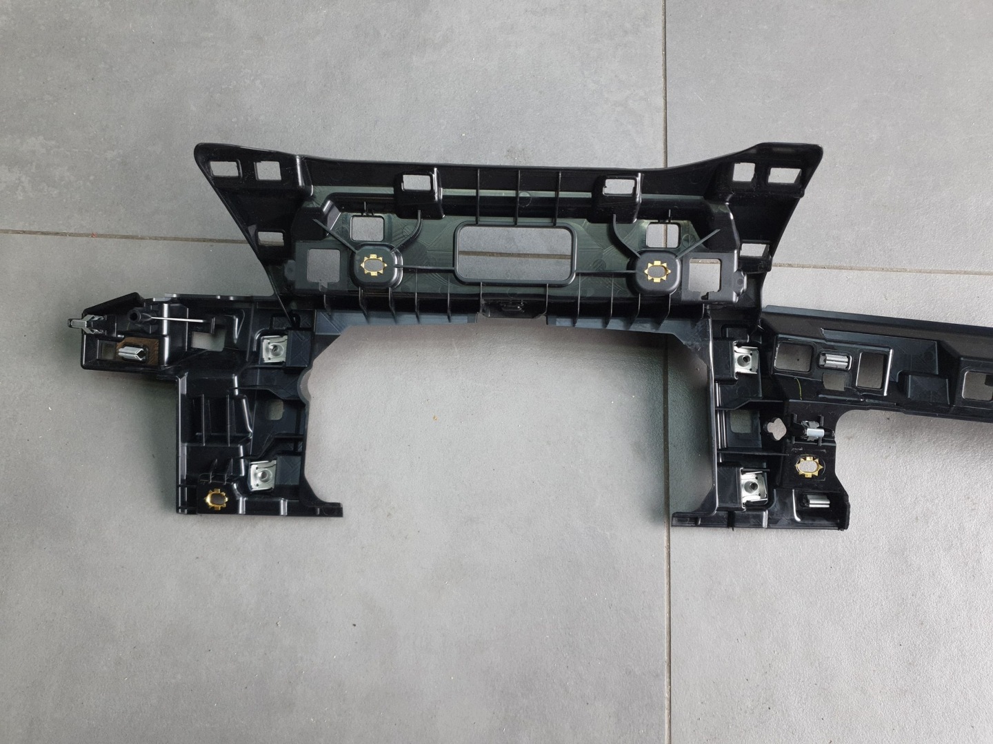 Audi A3 8Y Support plaque Console du tableau de bord 8Y1857736