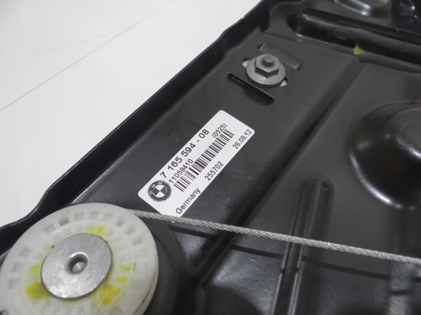 window regulator right rear part BMW E88 7165594