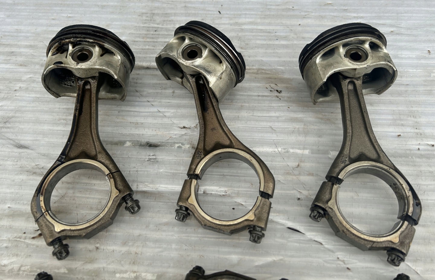 piston connecting rod BMW 7 F01 750i 4.4